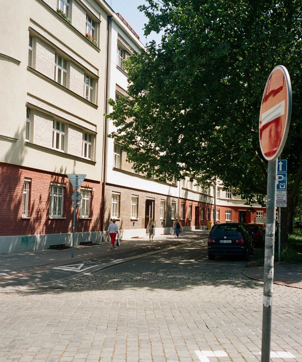 Prague between the stops